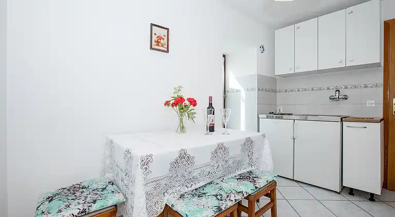 1-Zimmer-Ferienwohnung mit Balkon Lopar, Rab (A-12327-b)