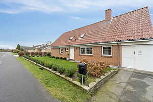 Avslappende feriebolig nær strand og havn