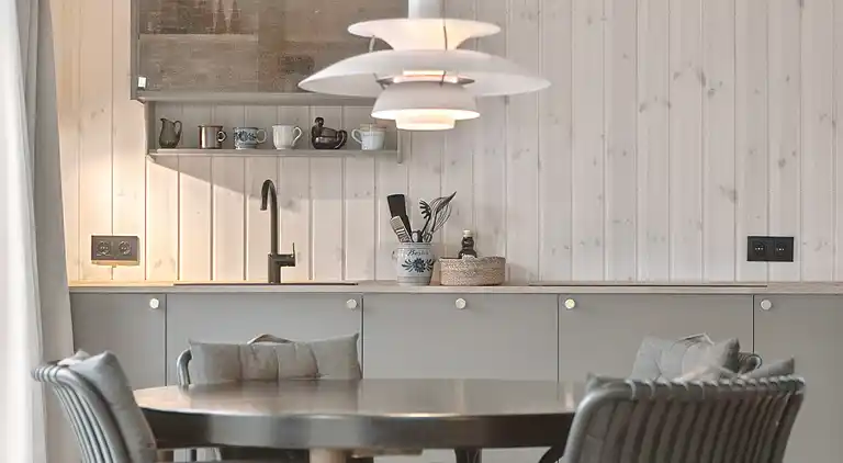 Charmant neu gebautes Ferienhaus 300 m zum Strand