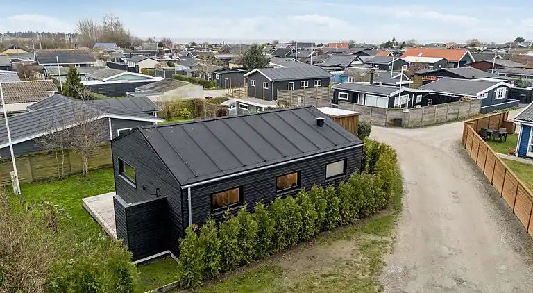 Charmant neu gebautes Ferienhaus 300 m zum Strand