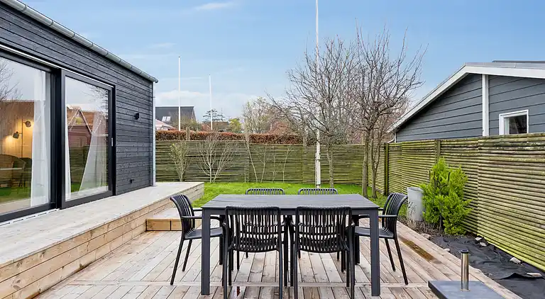 Charmant neu gebautes Ferienhaus 300 m zum Strand