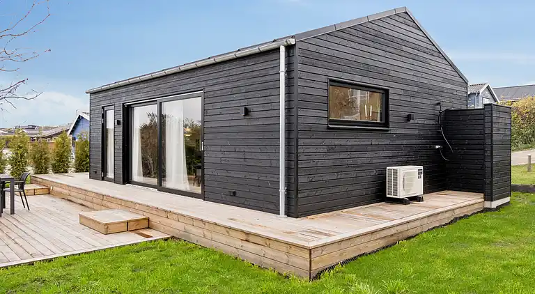 Charmant neu gebautes Ferienhaus 300 m zum Strand