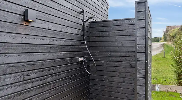 Charmant neu gebautes Ferienhaus 300 m zum Strand