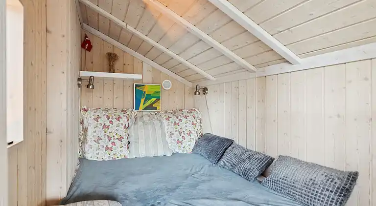 Flot sommerhus fra 2008 med ude spa