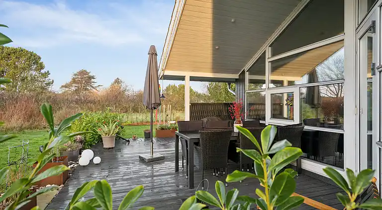Flot sommerhus fra 2008 med ude spa