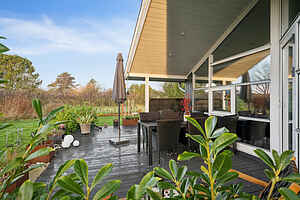 Flot sommerhus fra 2008 med ude spa