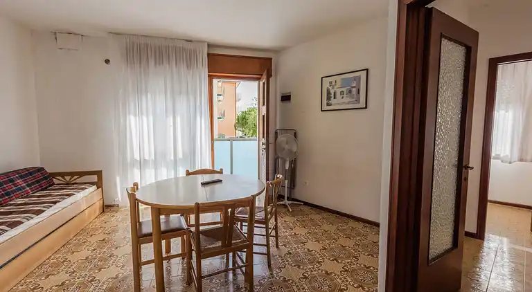Bright flat close to Bibione promenade