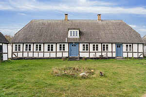 Idyllisk gård fra 1857 i Langelands natur