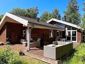 Hyggeligt sommerhus med spa og brændeovn