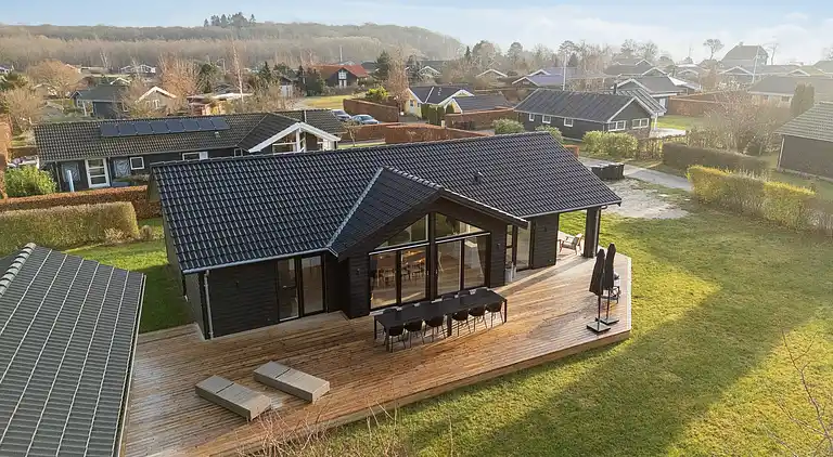 Modernes Ferienhaus mit Annex und 10 Betten