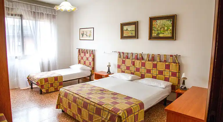 Downtown flat 250mt from the beach