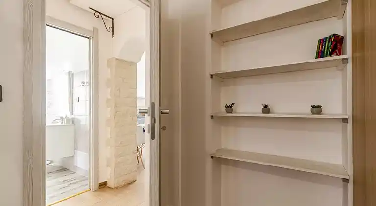 Gemütliche, flache Schritte von den Stränden von Porto