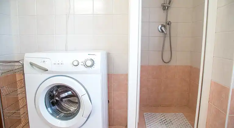 Downtown flat 250mt from the beach