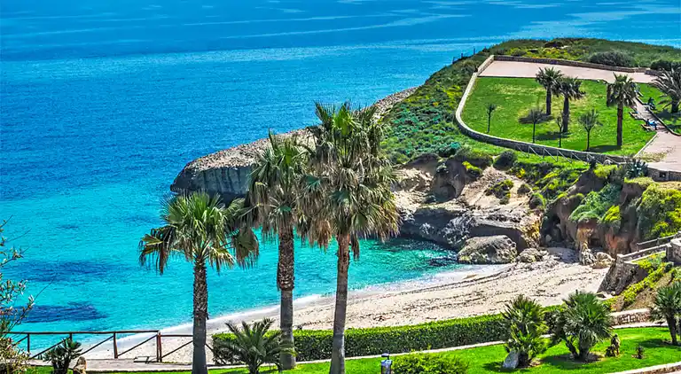 Gemütliche, flache Schritte von den Stränden von Porto