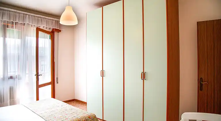 Downtown flat 250mt from the beach