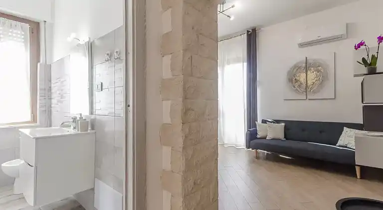 Gemütliche, flache Schritte von den Stränden von Porto