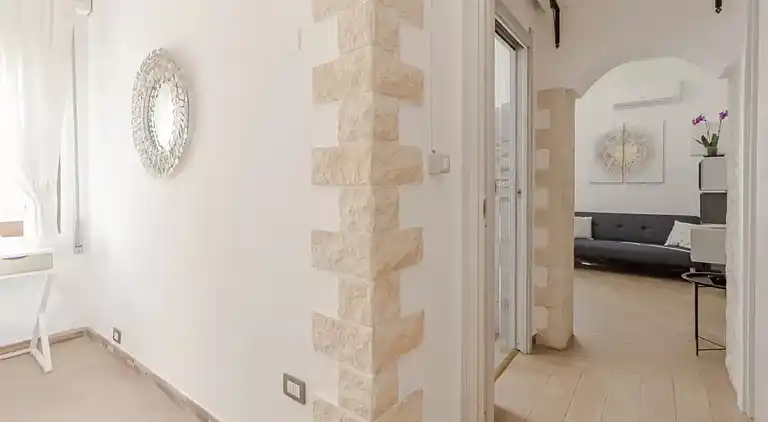 Gemütliche, flache Schritte von den Stränden von Porto