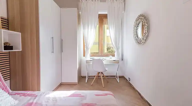 Gemütliche, flache Schritte von den Stränden von Porto