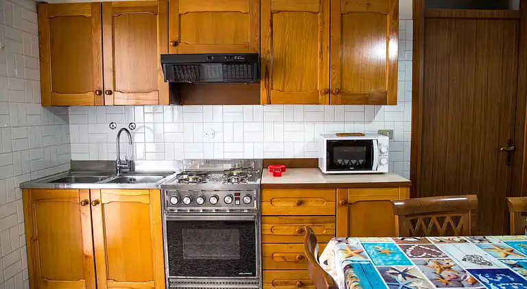 Downtown flat 250mt from the beach