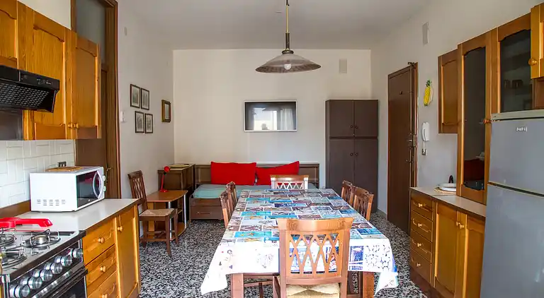 Downtown flat 250mt from the beach