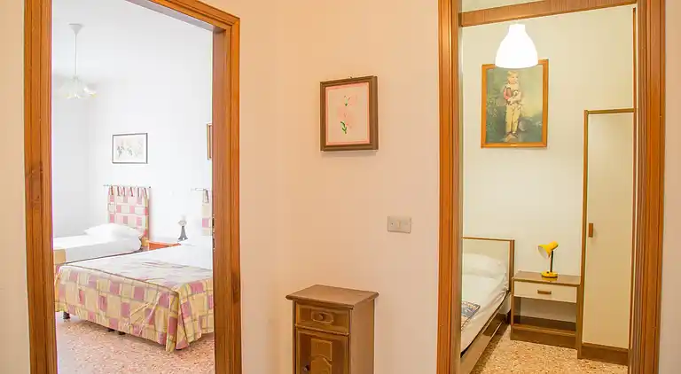 Downtown flat 250mt from the beach