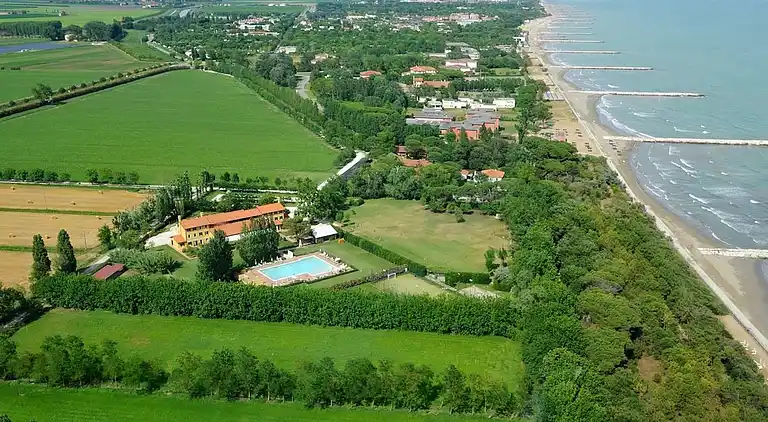 Two triple bedroom flat near the beach in Eraclea