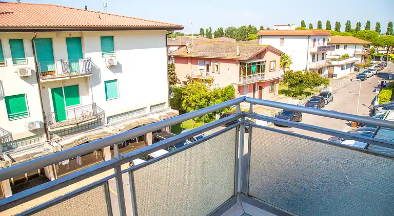 Two triple bedroom flat near the beach in Eraclea