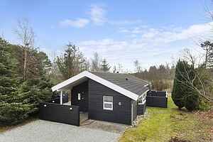 Feriehus med anneks og overdækket terrasse