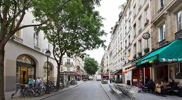 Penthouse avec terrasse privée et vue