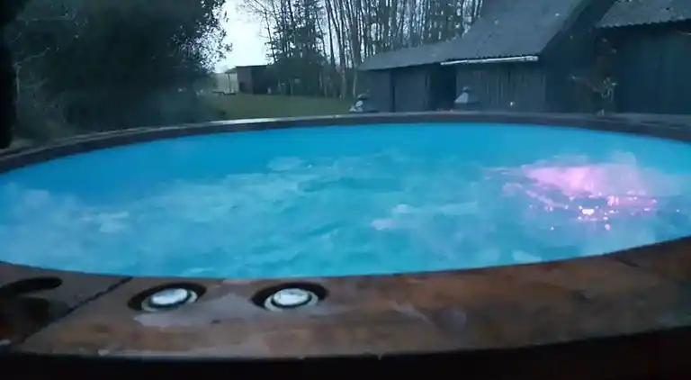 800m til strand,  strøm og vand inkl. 