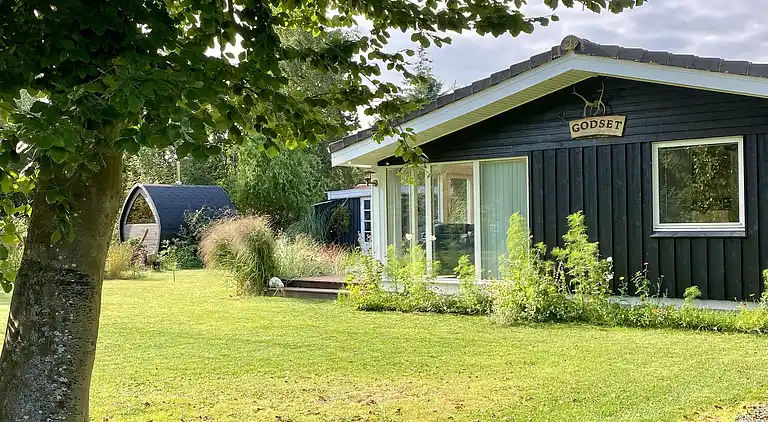 Strandnahes Refugium mit Garten und Sauna