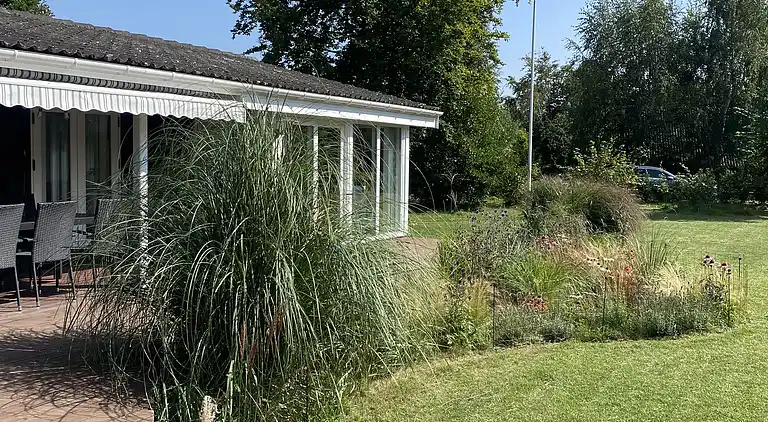 Strandnahes Refugium mit Garten und Sauna