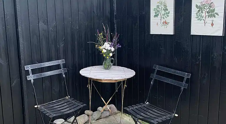 Charmerende sommerhus med udsigt til Østersøen