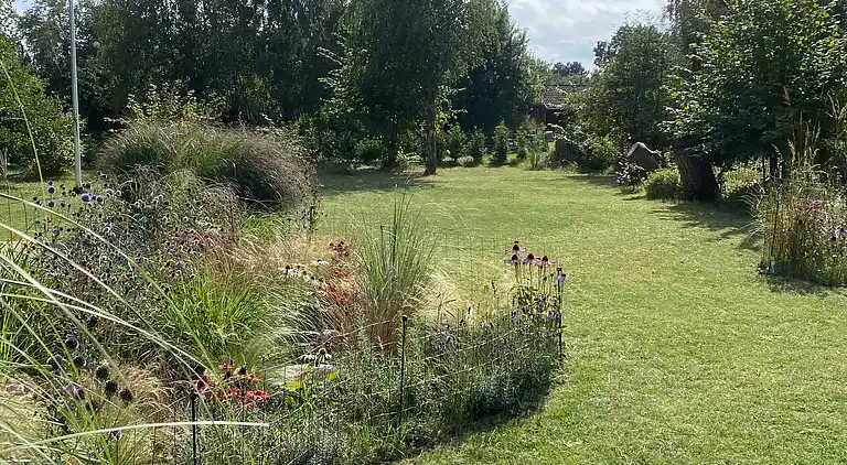 Strandnahes Refugium mit Garten und Sauna