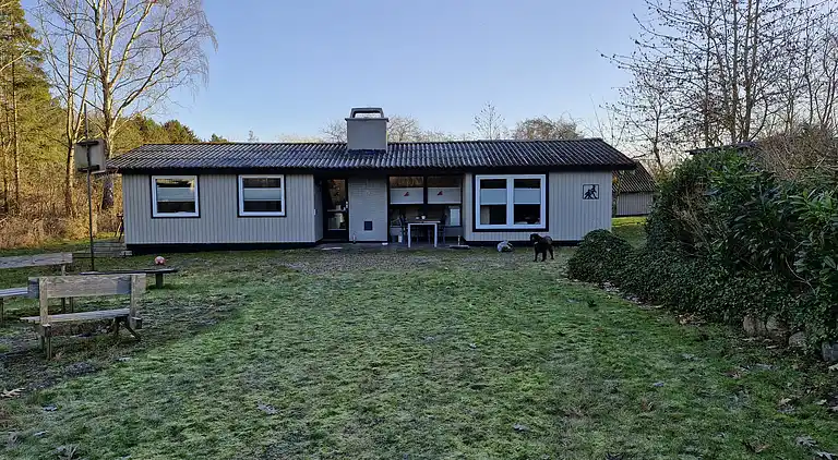 Ruhige Gegend, 1,5 km zum Strand.