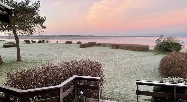 Unik naturferie med panoramaudsigt over vandet
