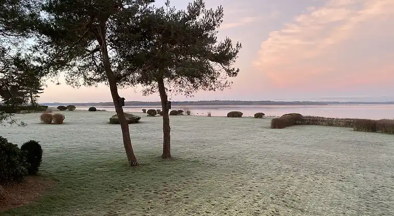 Unik naturferie med panoramaudsigt over vandet