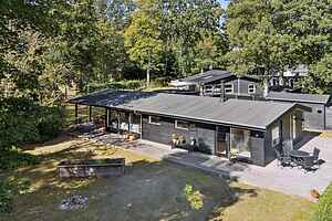 Modernisiertes Haus nahe Wald und Strand