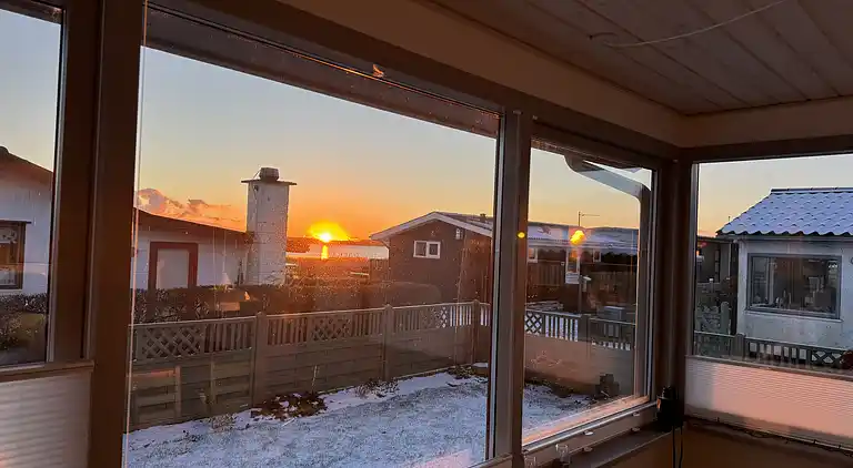 Hyggeligt sommerhus med kig til Kerteminde Fjord.