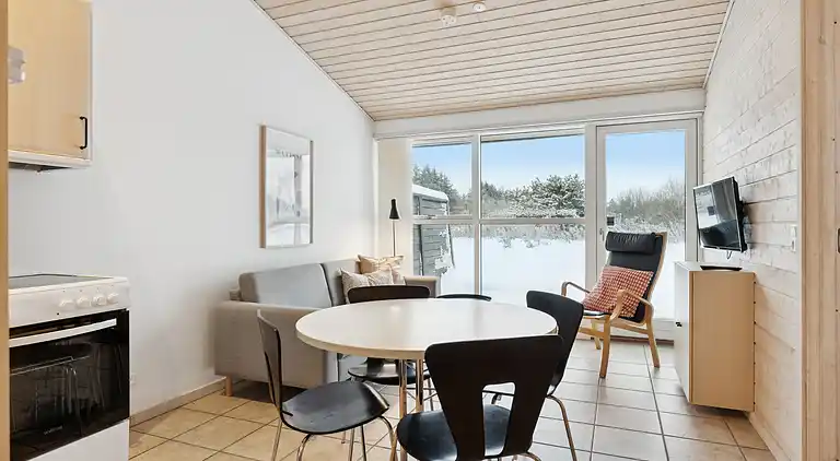 Ferieophold med terrasse ved hav og golf