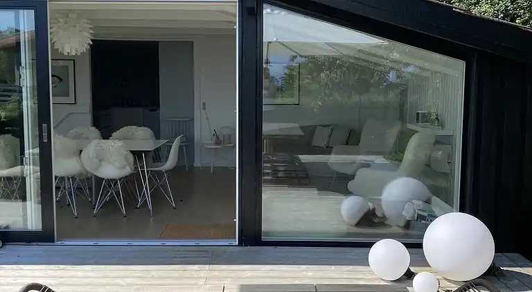 Sommerhus nær vannkanten på Bornholm