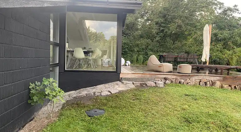 Sommerhus nær vannkanten på Bornholm