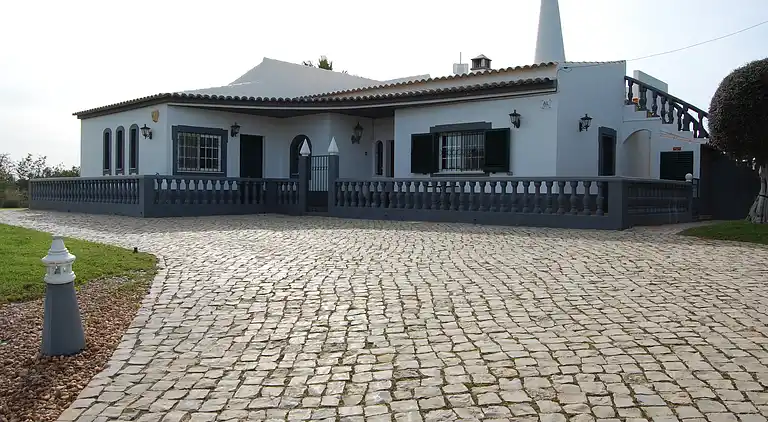 Villa Monte Alegrete mit Blick zum Meer