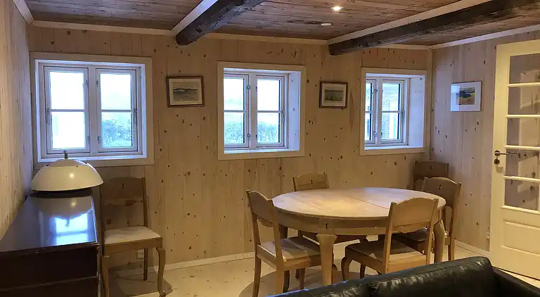 Ruhiges Landhaus mit schönem Wasserblick