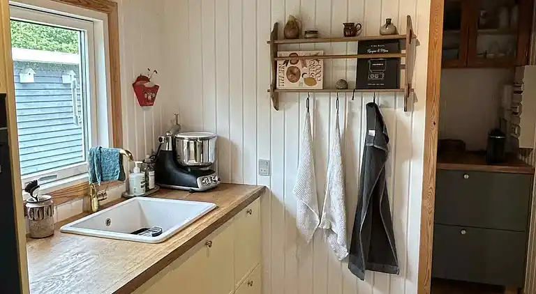 Hyggeligt sommerhus nær strand og oplevelser