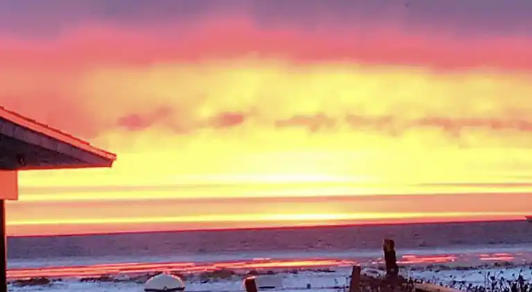 Skønt sommerhus med havudsigt – 50 m til vandet