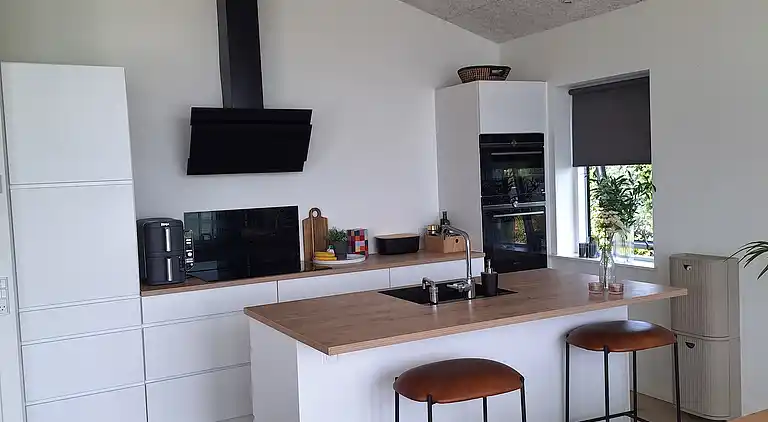 Ferieidyll med natur og byliv rett i nærheten