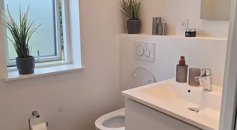 Ferieidyll med natur og byliv rett i nærheten