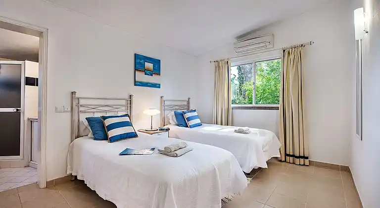 4 Betten, Blick auf den Golfplatz, optionale Poolheizung