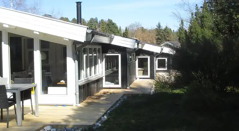 Helles Ferienhaus nur 300 m vom Wasser